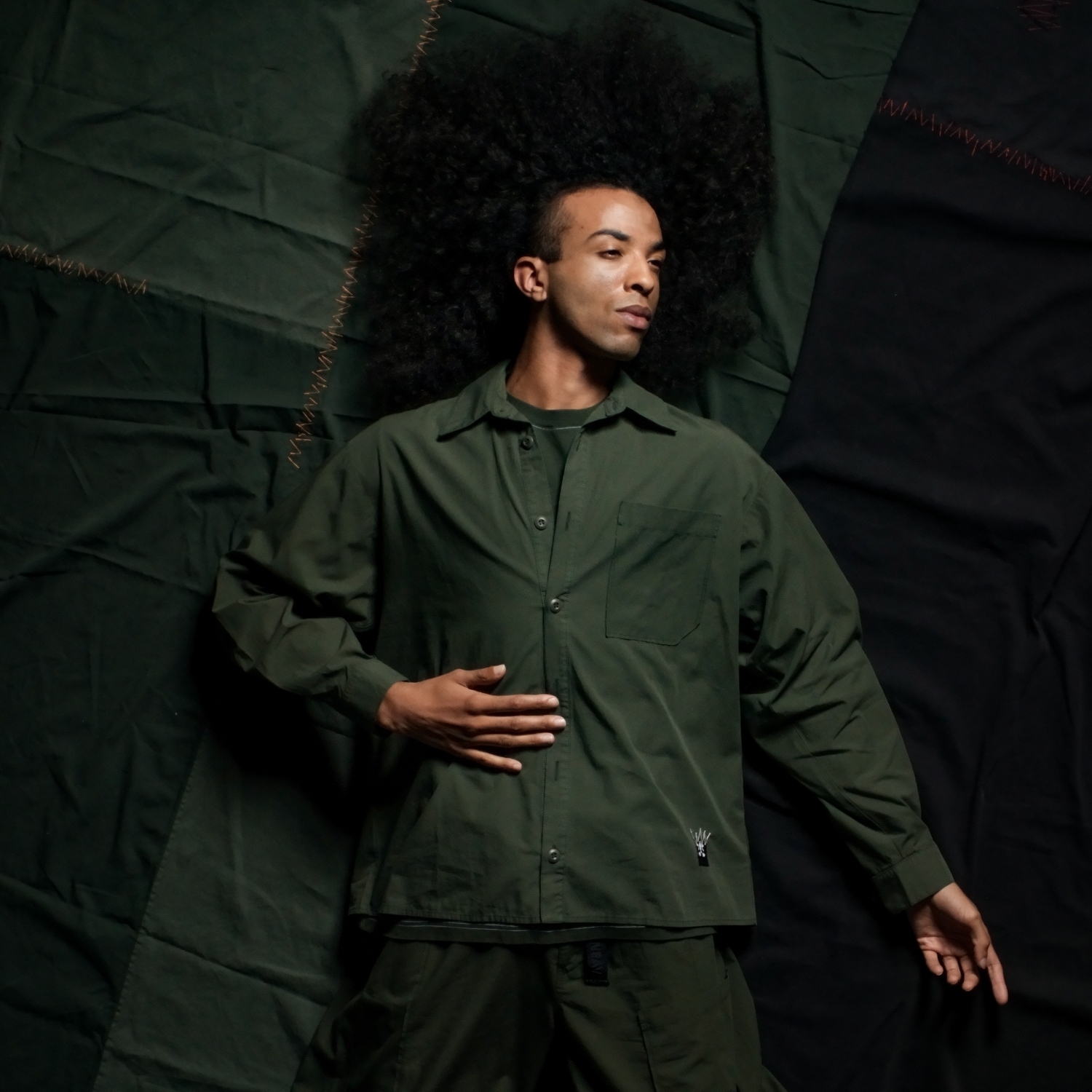 鬚邊單口袋長袖襯衫-陸軍綠