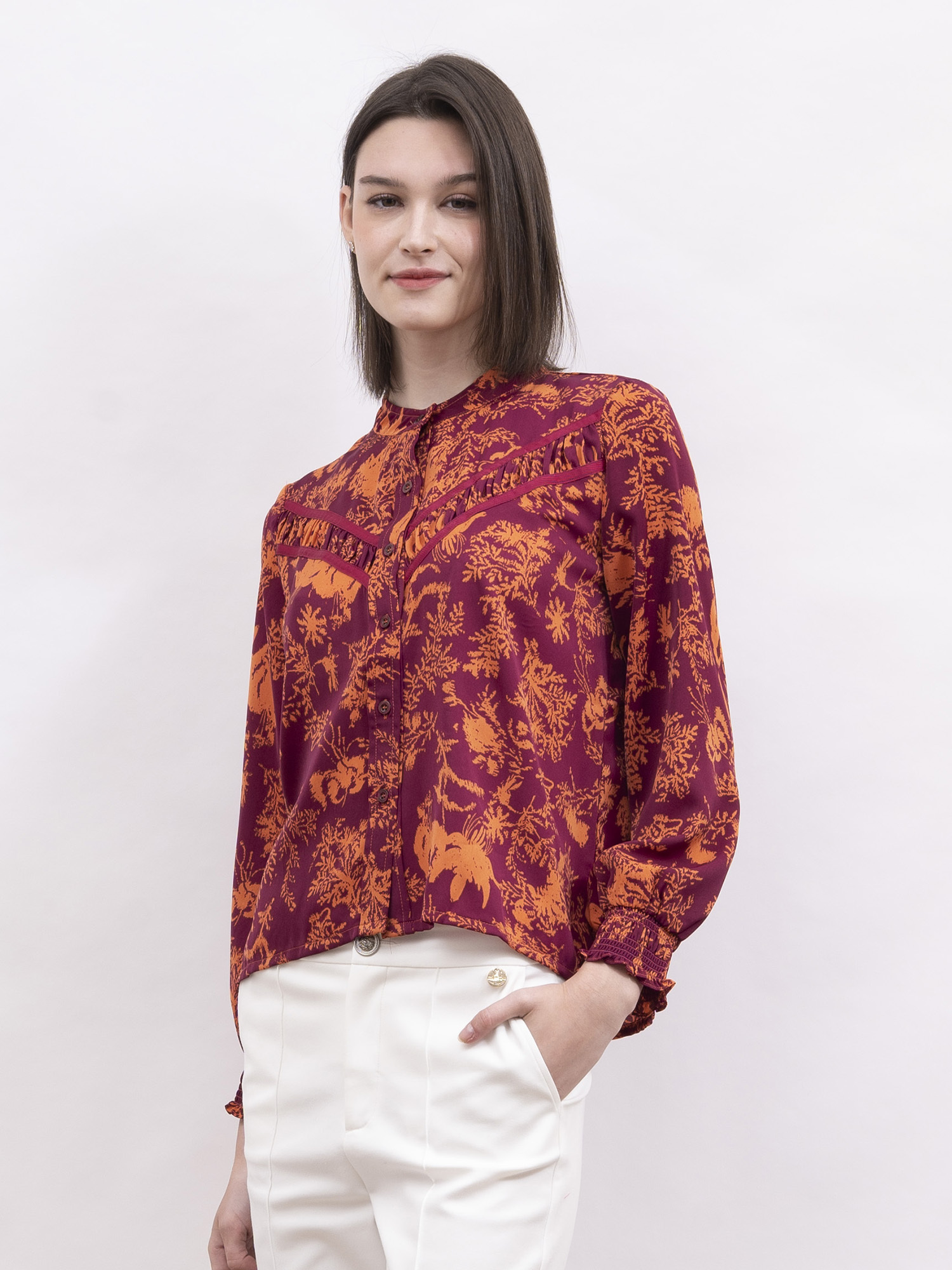 mi-tu 印花V領上衣