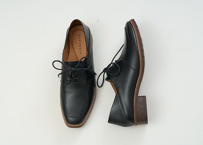 遠方有詩小方頭牛皮跟鞋-Spirit