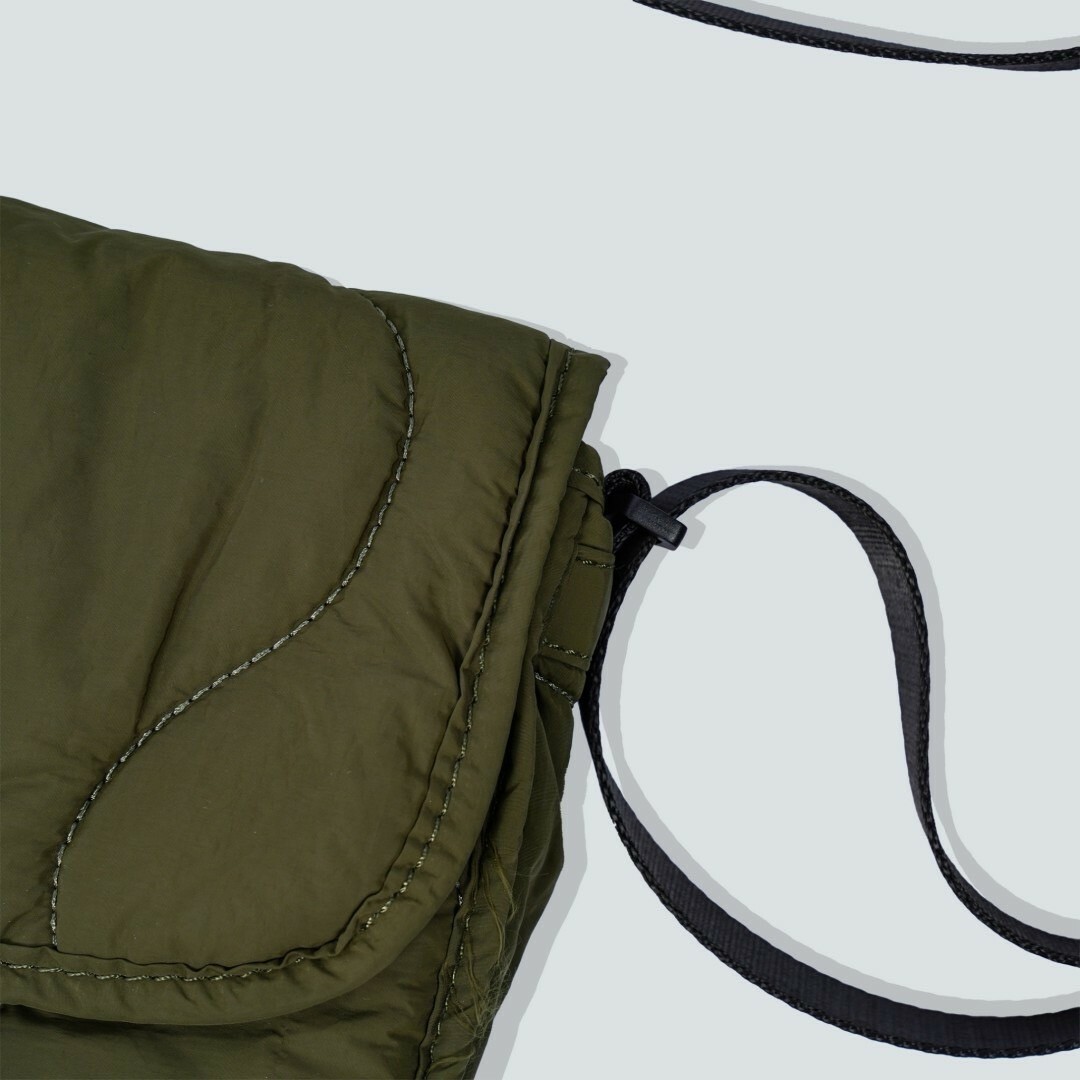 日系防潑水絎縫小包綠色細節照