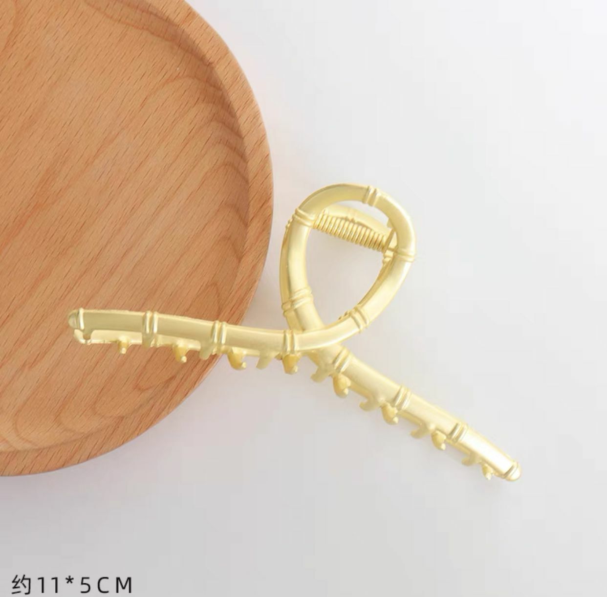 Classic Super Matchy Matte Metal Hair Claw