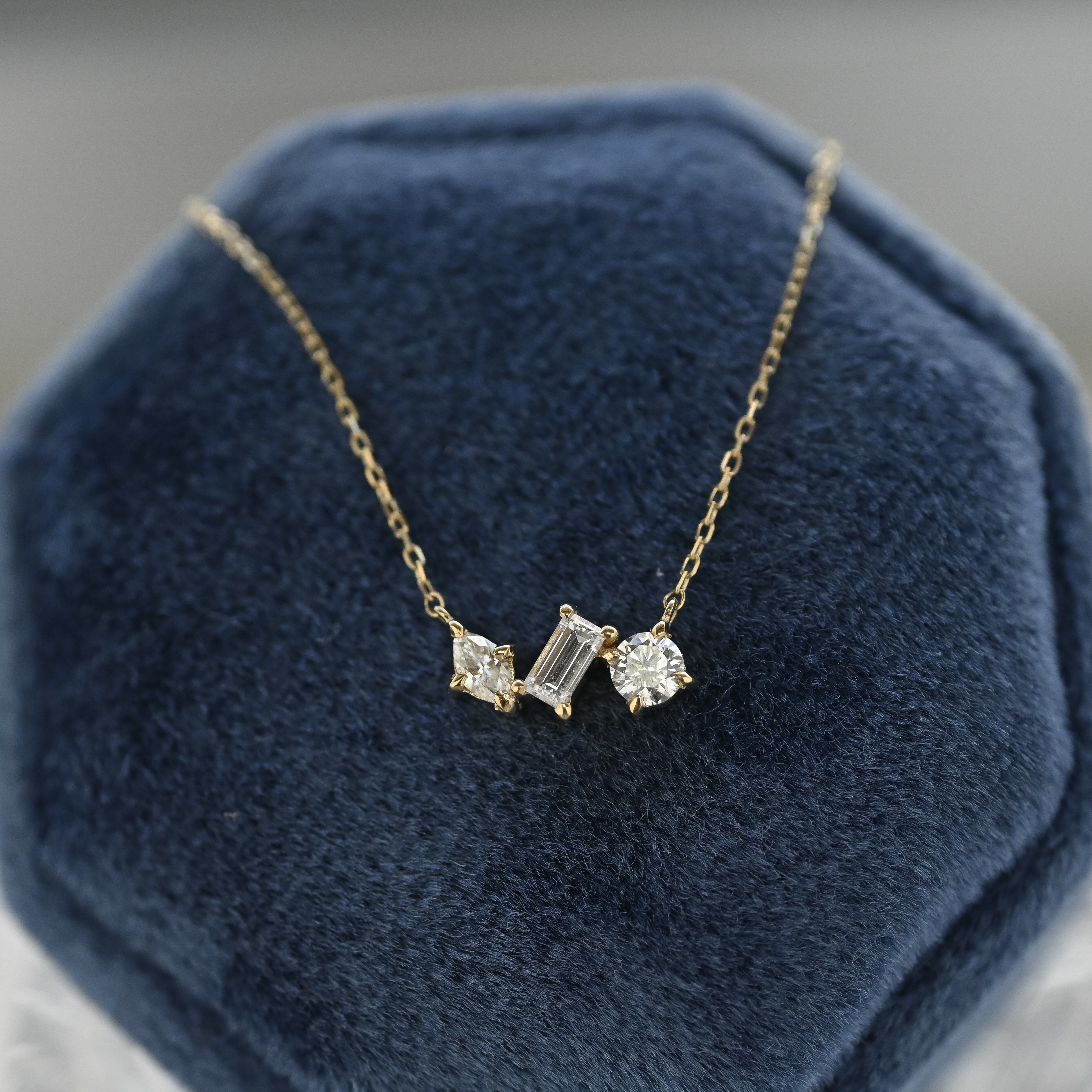 18k Eri Diamond necklace