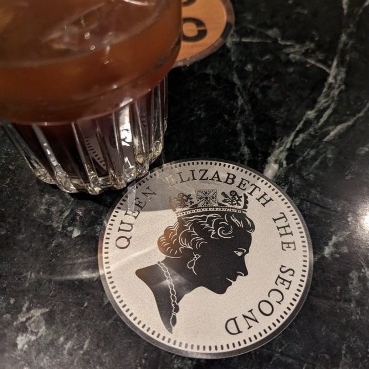 英女皇硬幣不鏽鋼杯墊（一套三款）