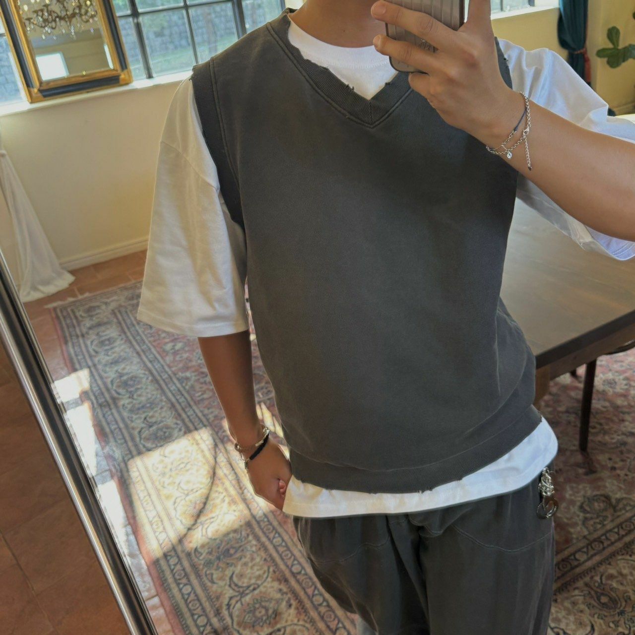 V領淨色破邊背心 BY ATTENTION-252V