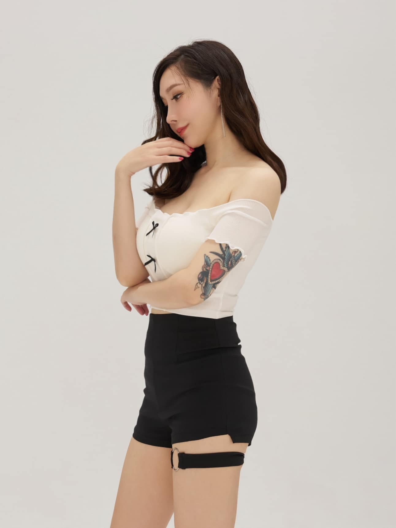 配色蝴蝶結木耳邊短袖上衣（白色彈性均碼)05