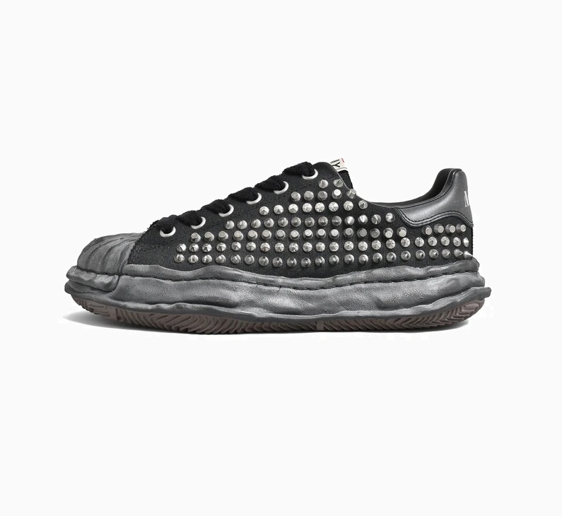 MAISON MIHARA YASUHIRO MMY BLAKEY LOW STUDDED - BLACK PRE ORDER ITEM (預訂中)