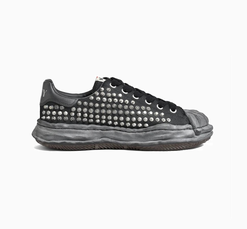 MAISON MIHARA YASUHIRO MMY BLAKEY LOW STUDDED - BLACK PRE ORDER ITEM (預訂中)
