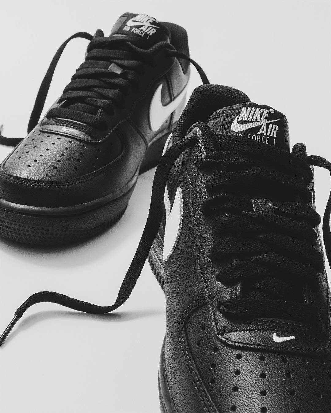 【預訂】NIKE AIR FORCE 1 07 全黑白剔-MEN