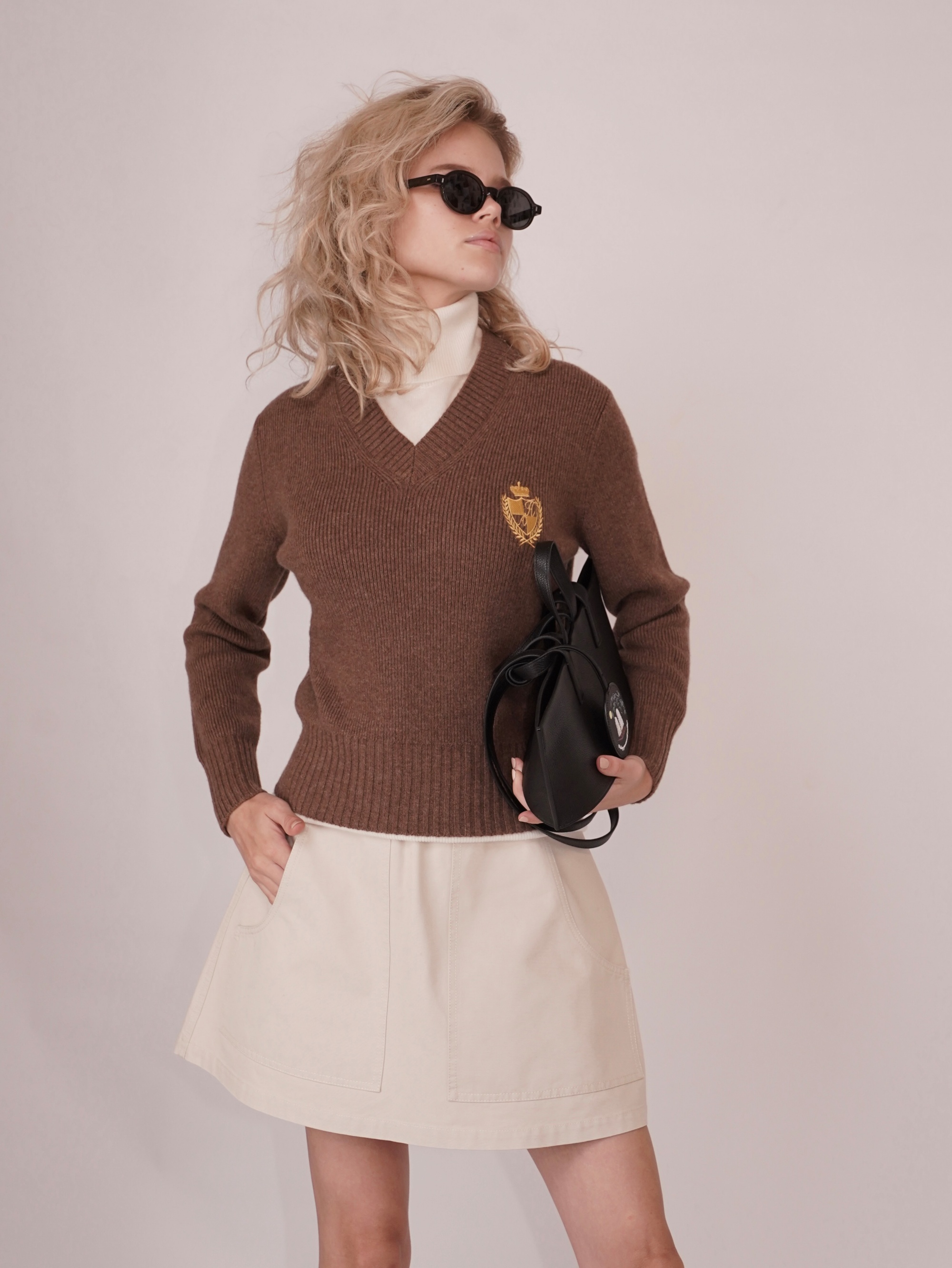 HANAA 新款限量3周年徽章紀念款羊毛羊絨V領毛衣針織衫