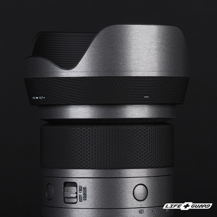 髮絲鈦貼膜質感特寫，LIFE+GUARD 設計風格