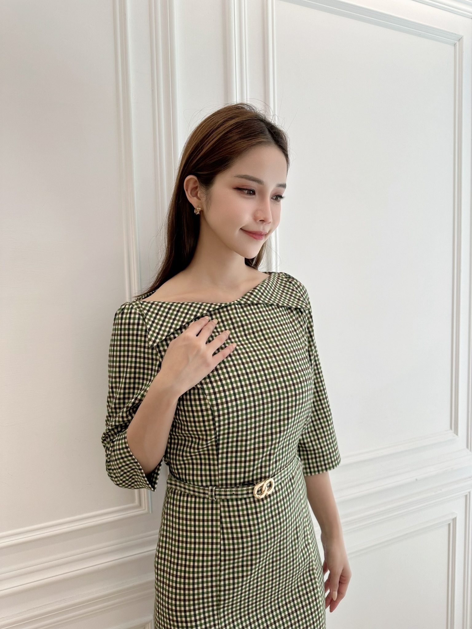 格紋領造型腰帶合身洋裝