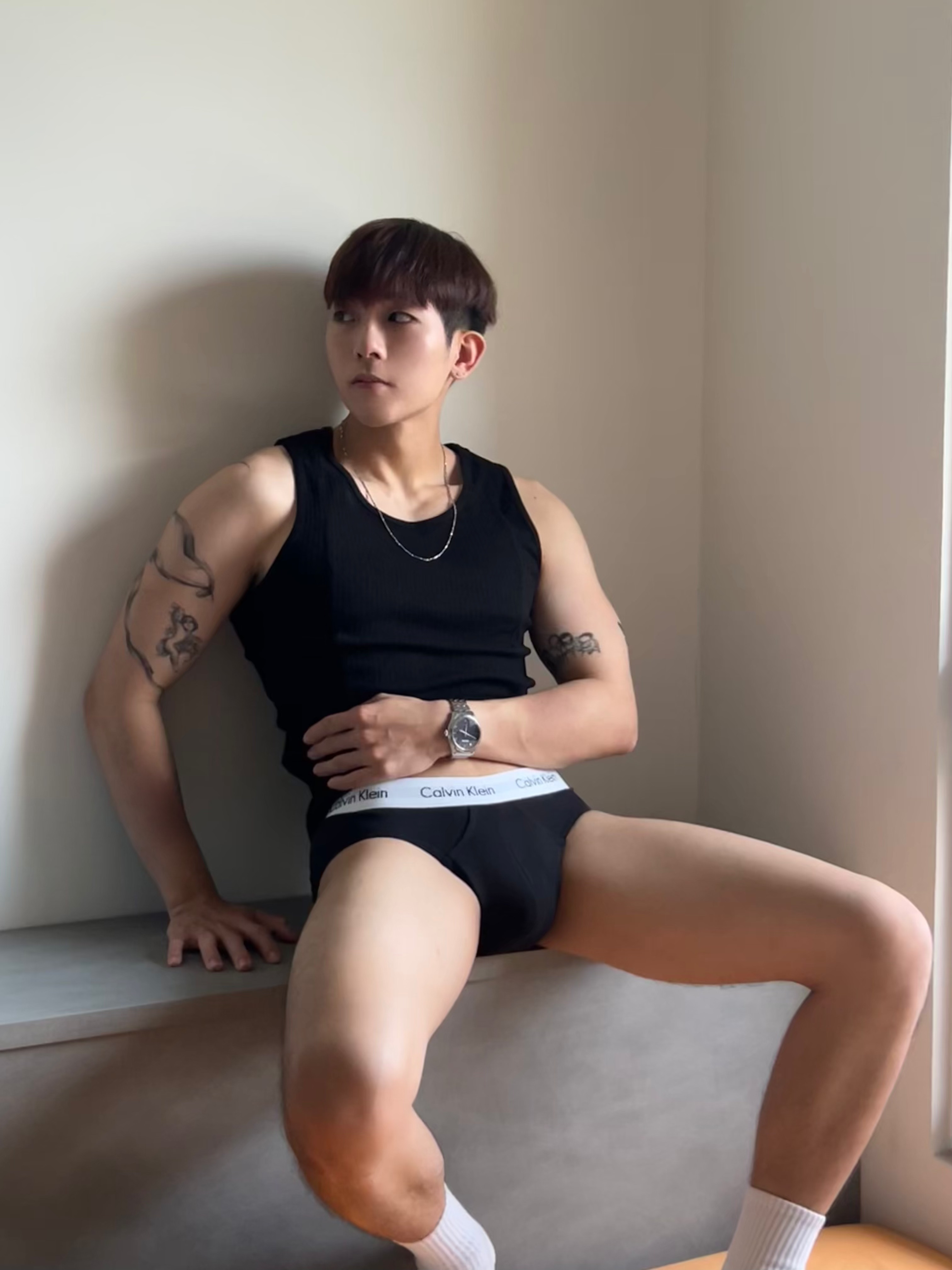 Calvin Klein Icon Cotton Strecth Hip Brief 男性三角褲 (NB4388-MP1) (3入組)