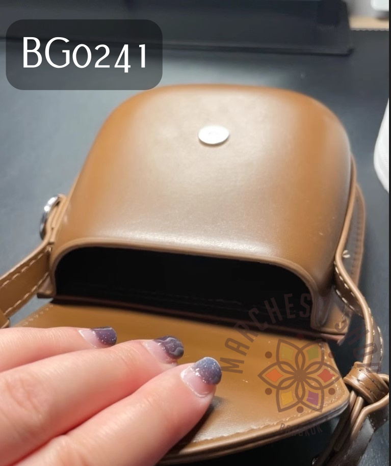 BG0241 - 牛皮復古鈄揹馬鞍小手袋