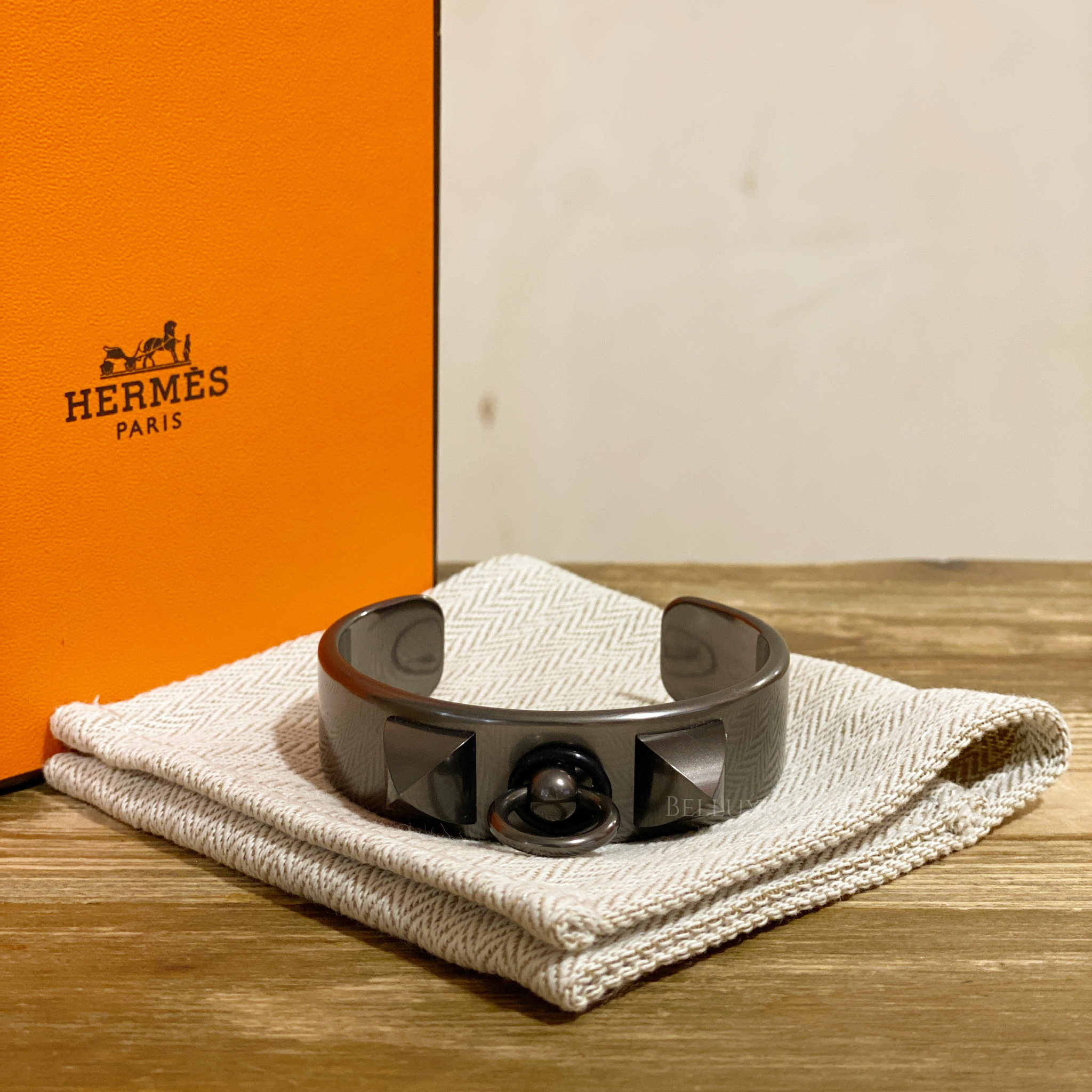【Hermes】ブレスレット Medor Aluminium Sunset bracelet Hermes Aluminum Medor Sunset Bracelet | Rent Hermes jewelry