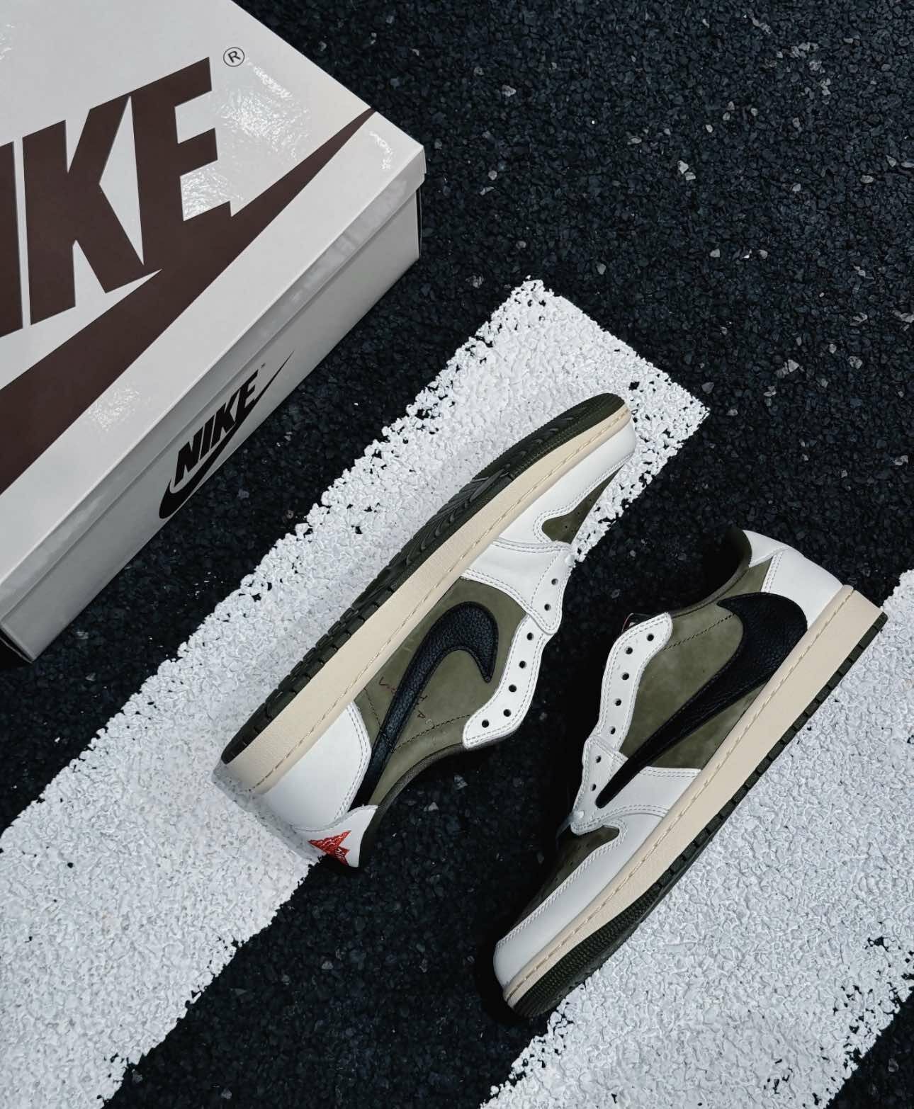 Travis Scott x Air Jordan 1 Low OG "Medium Olive" 聯名款 倒鉤 橄欖綠