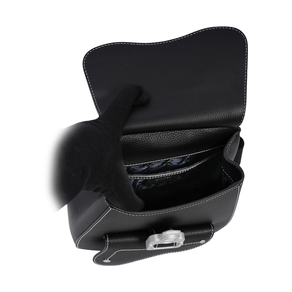 【CHRISTIAN DIOR】Gallop 牛皮壓釦翻蓋斜背包/胸口包(黑色) 1ADBO022YKK_H00N