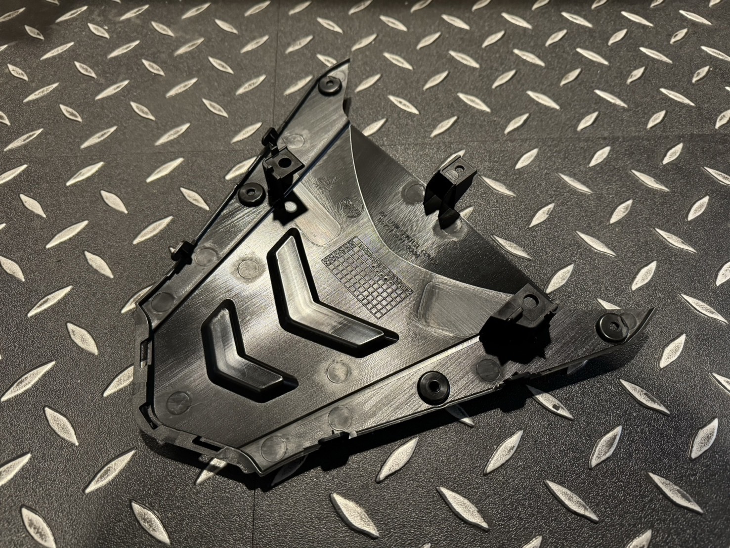 【SYM】DRGBT 二代 下後中心蓋 底蓋