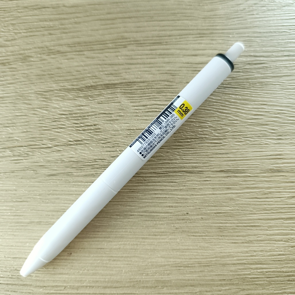 日本UNI ．uni-ball one 超細鋼珠筆 0.38mm/0.5mm 黑芯