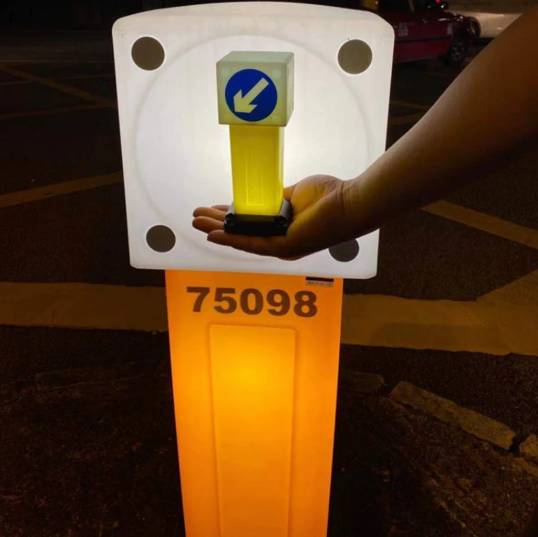 安全島燈箱！座枱或帶出街都得（見攰就唞／經典無字版）