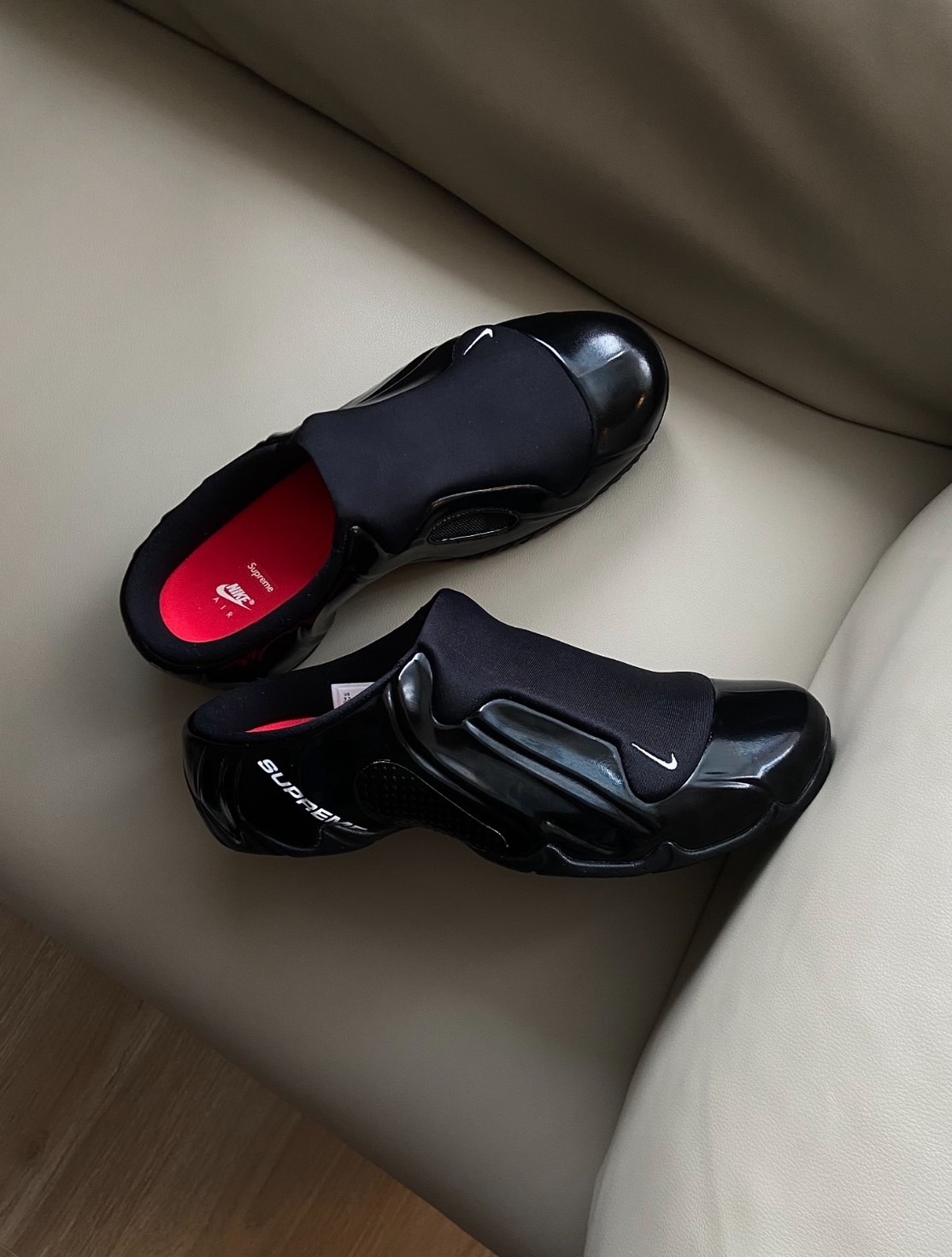 SUPREME x NIKE CLOGPOSITE SUPREME x NIKE CLOGPOSITE