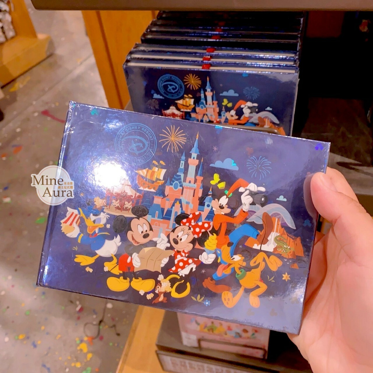 米奇 Mickey 好友集合 城堡圖案 藍色底 簽名本 -上海迪士尼樂園
