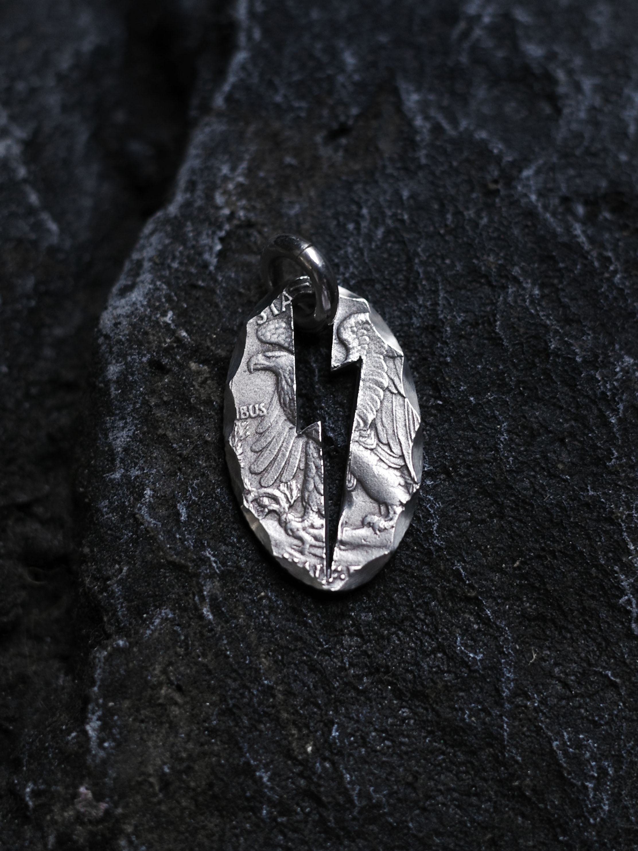 Anviology Handcraft 橢圓硬幣銀牌 (閃電)