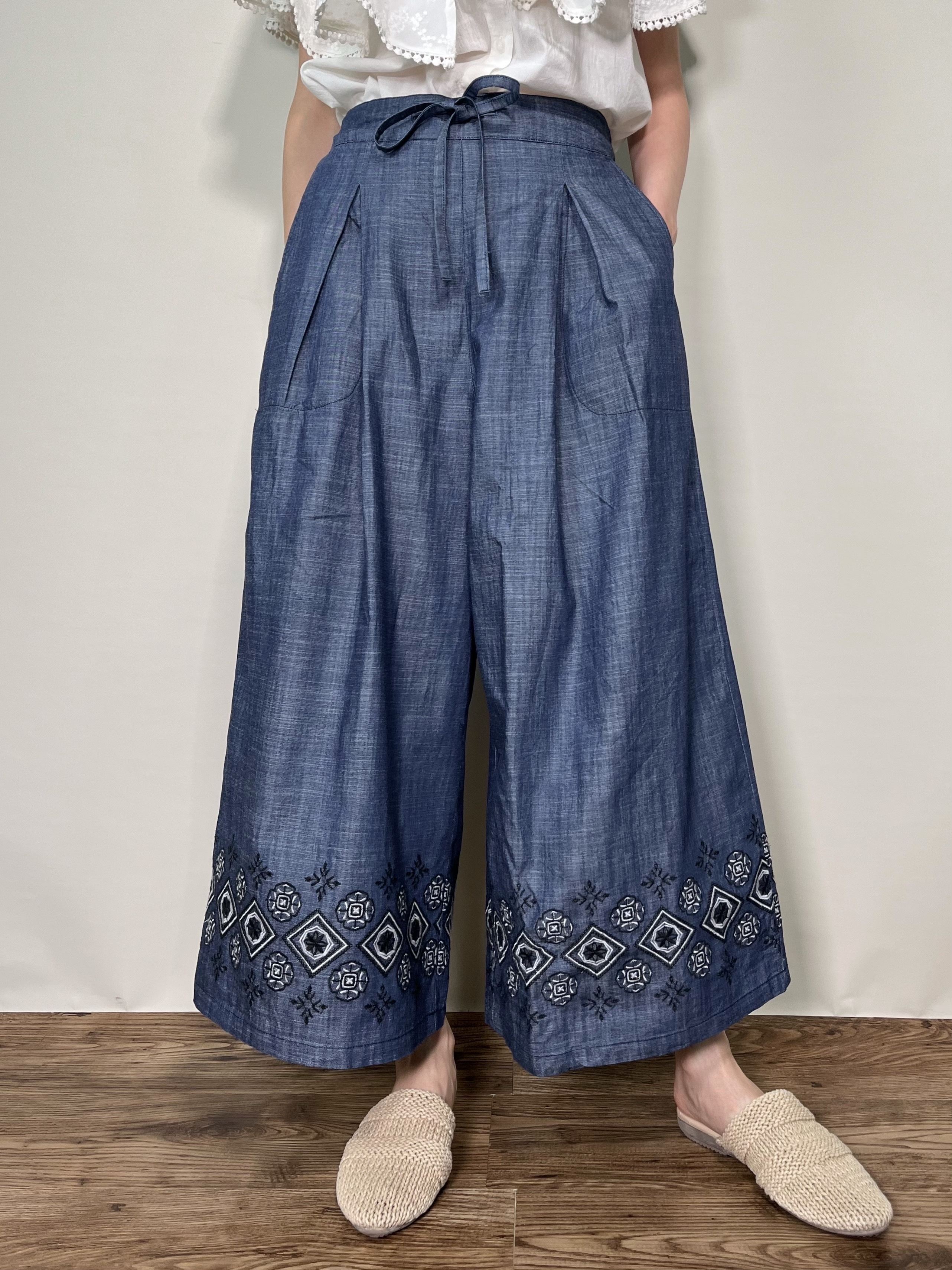 🌱黑白繡花薄牛仔裙褲