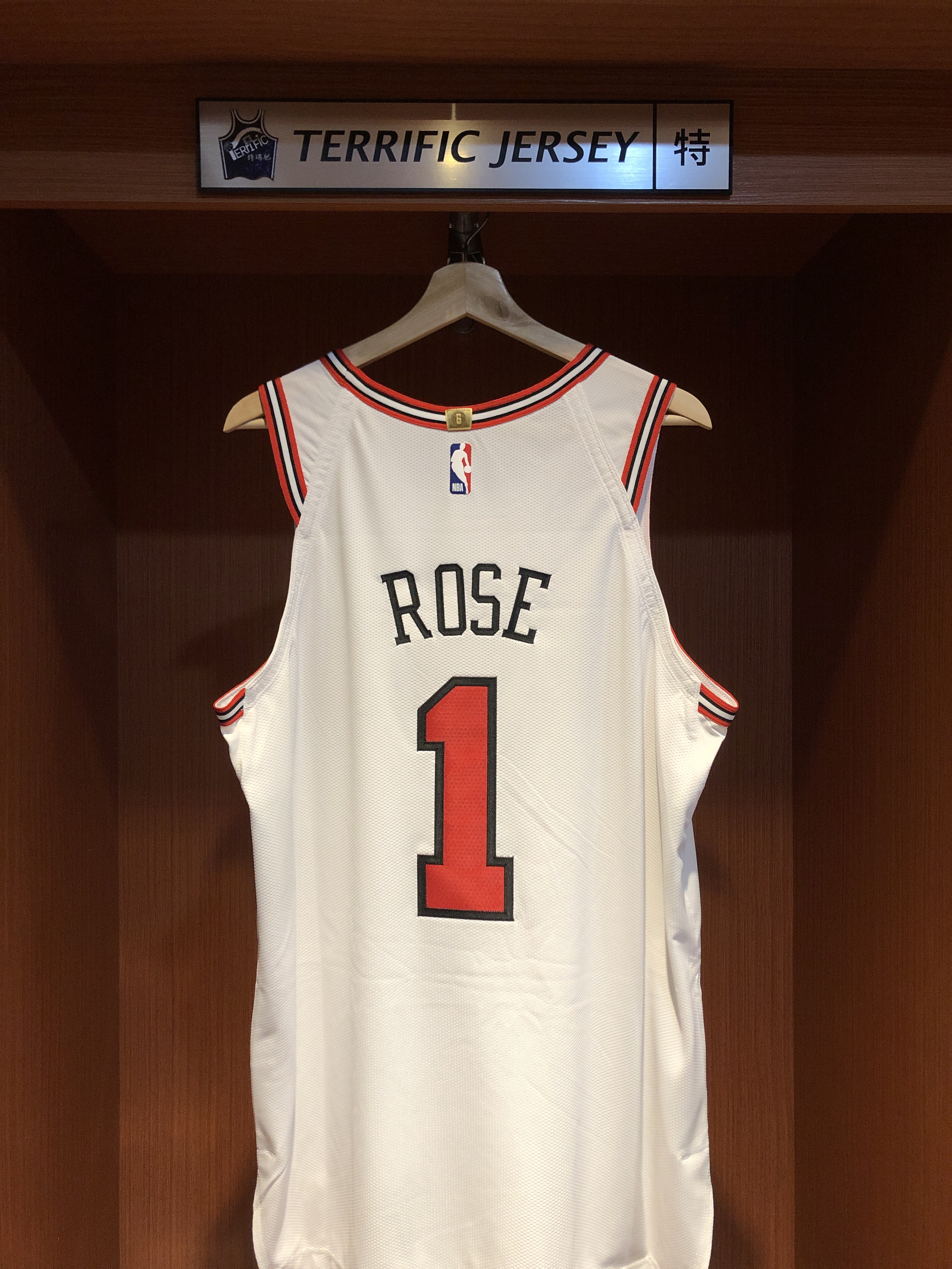 NBA球衣 Derrick Rose 芝加哥公牛白 Association Nike Authentic 球員版 電繡 含贊助商標 全新