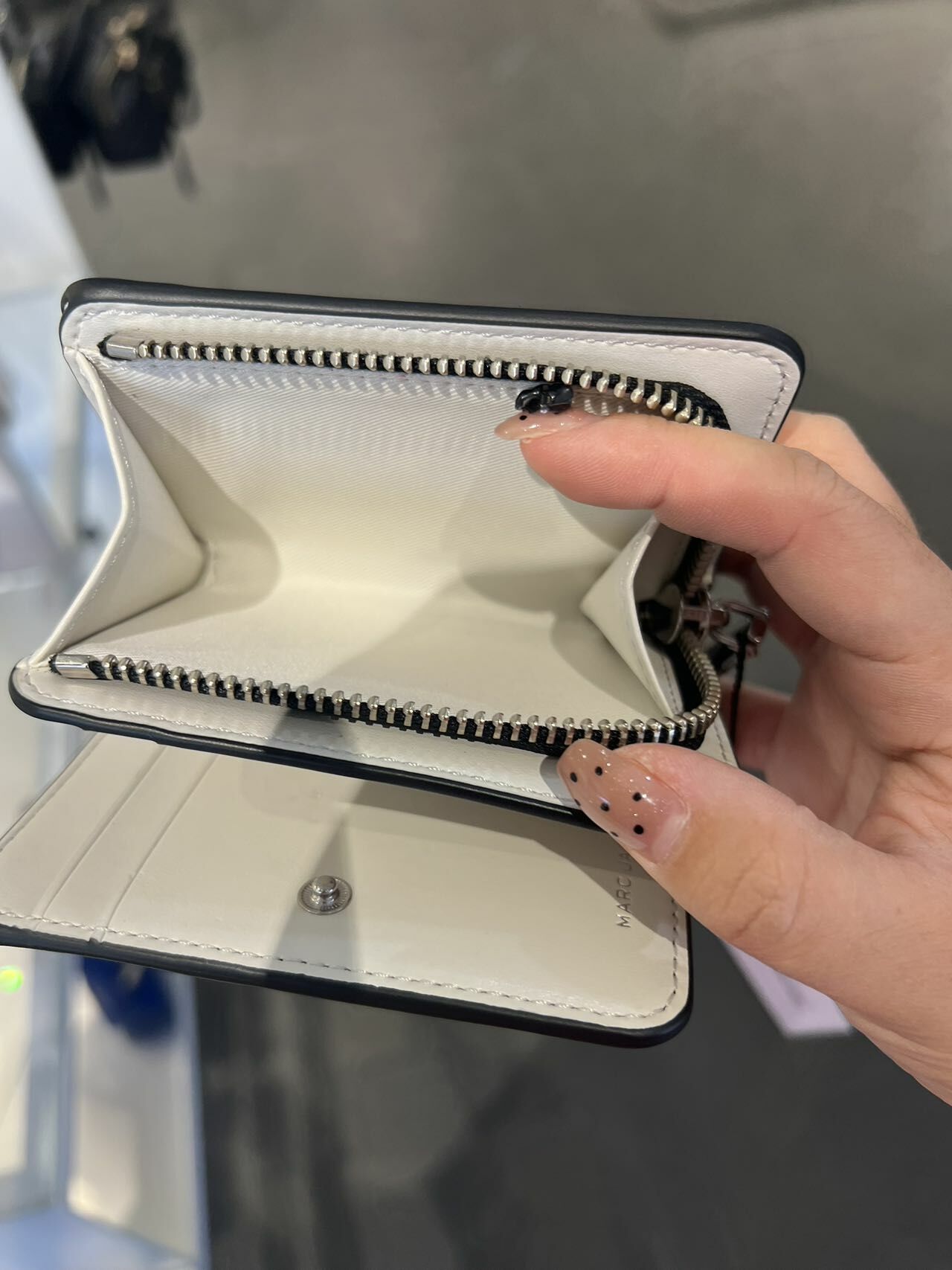 【預購】MARC JACOBS BETTY G092707 短款銀包