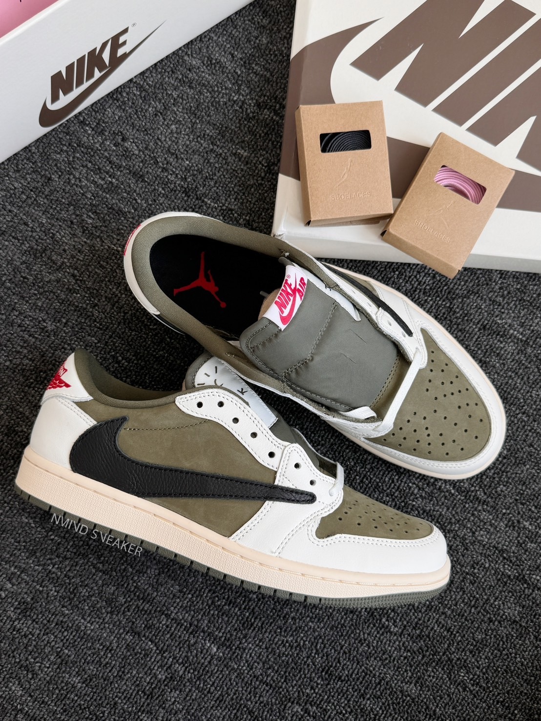 Travis Scott x Air Jordan 1 Low "Medium Olive" 反轉橄欖綠 倒鉤 (DM7866-200)