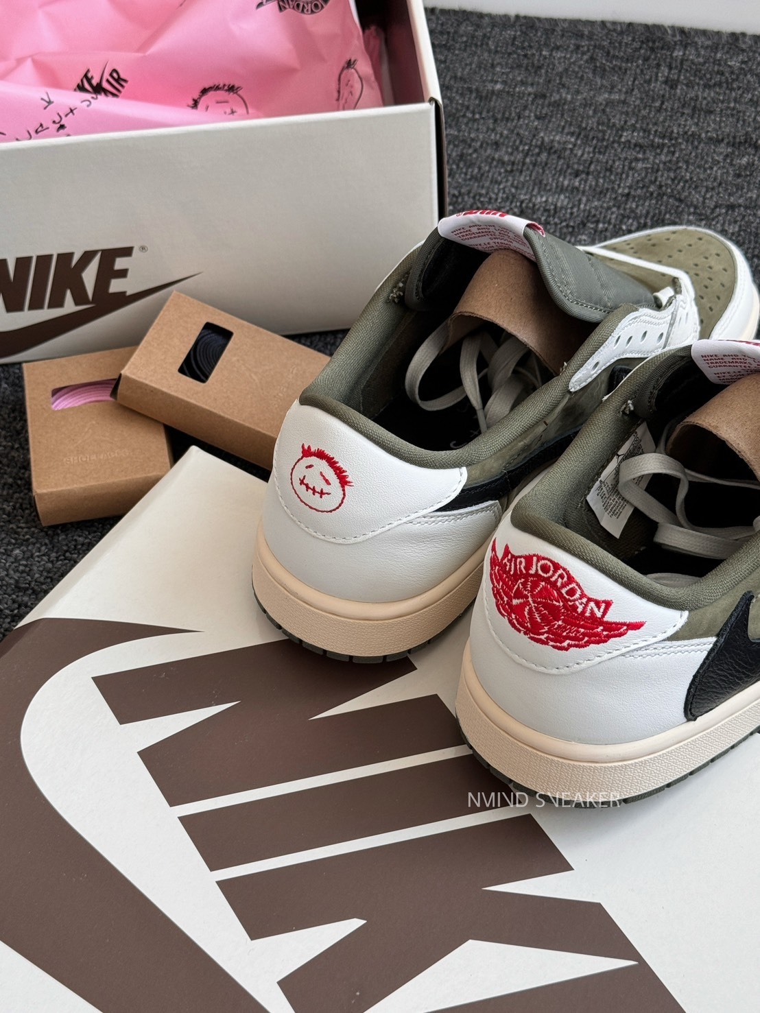 Travis Scott x Air Jordan 1 Low "Medium Olive" 反轉橄欖綠 倒鉤 小童