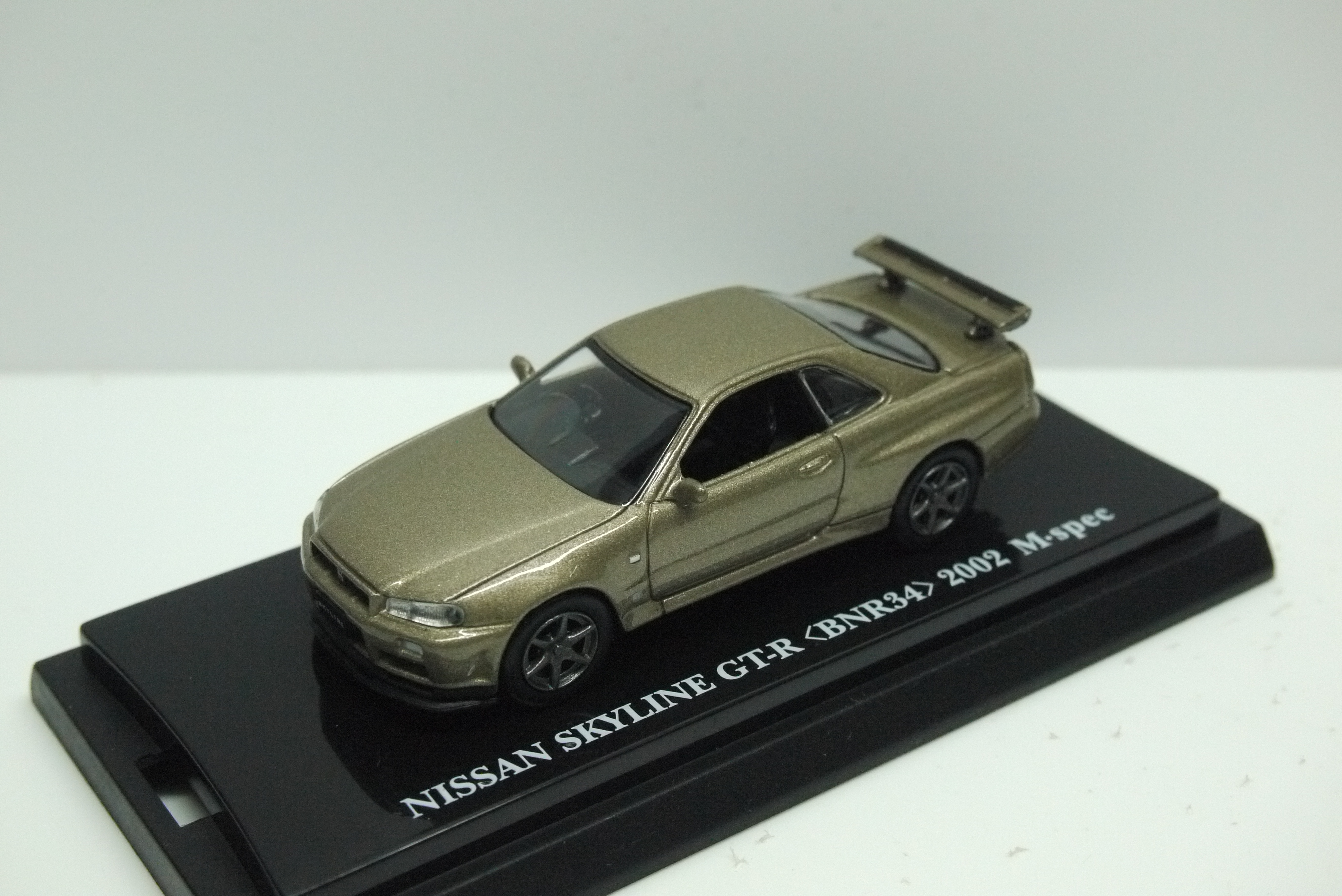 Kyosho Nissan Skyline GTR R34 2002 M-spec Beads Collection