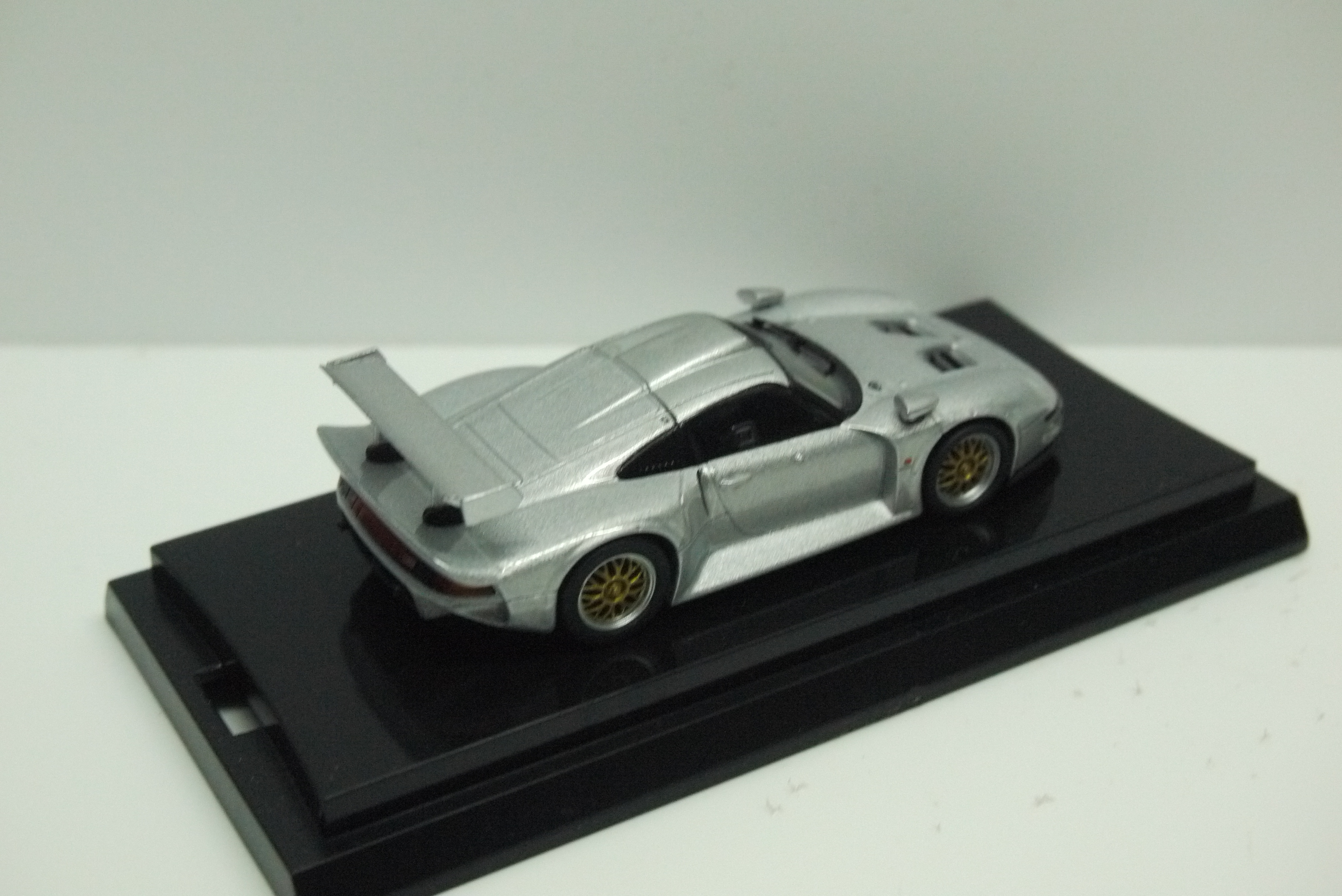 Kyosho Porsche 911 GT1 1996 Silver Beads Collection