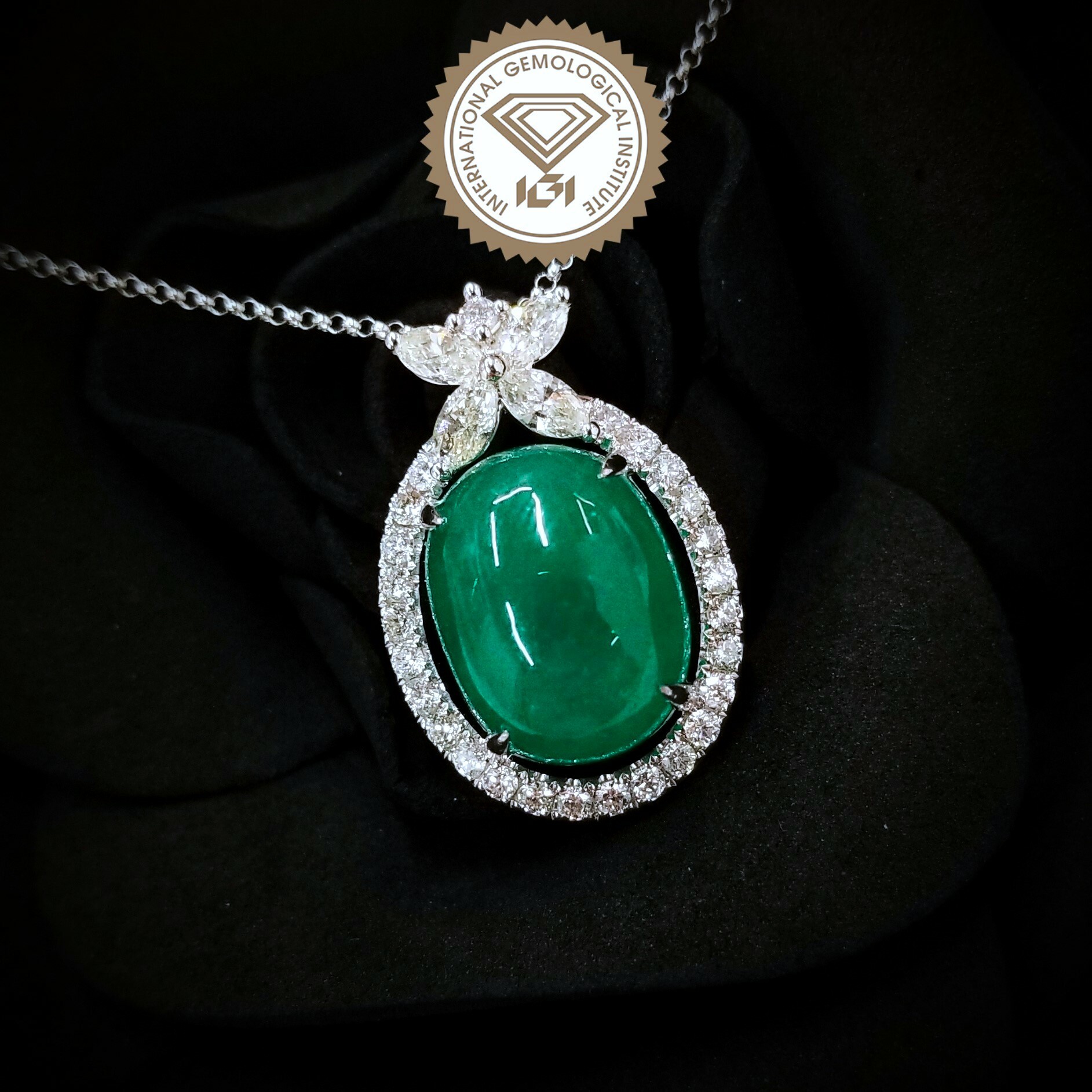 18K White Gold 12.09ct Emerald and Diamond Pendant