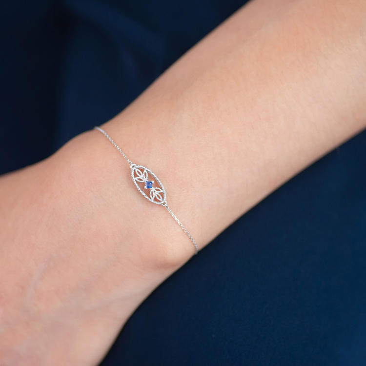 公主方藍寶石18K蕾絲手錬 美好年代風格