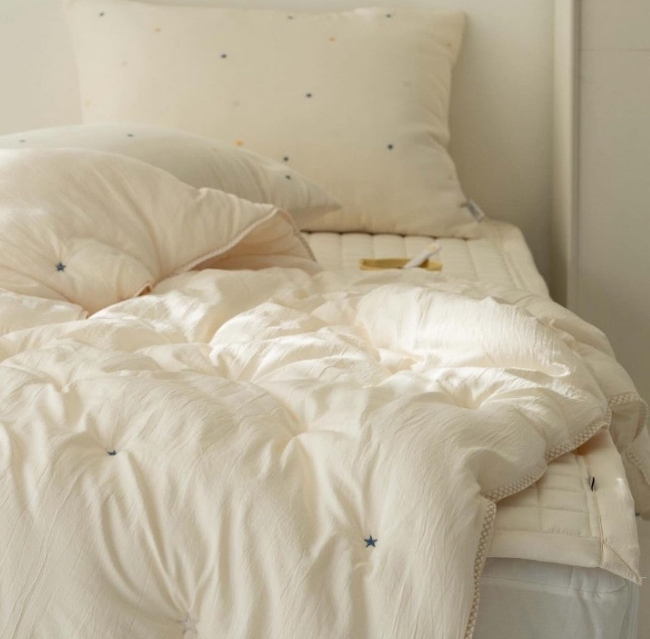 T8AA93星星刺繡簿被