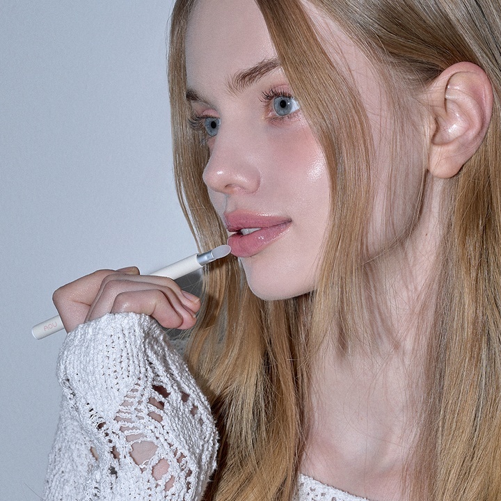 AOU Cosmetics Silicone Tip Brush