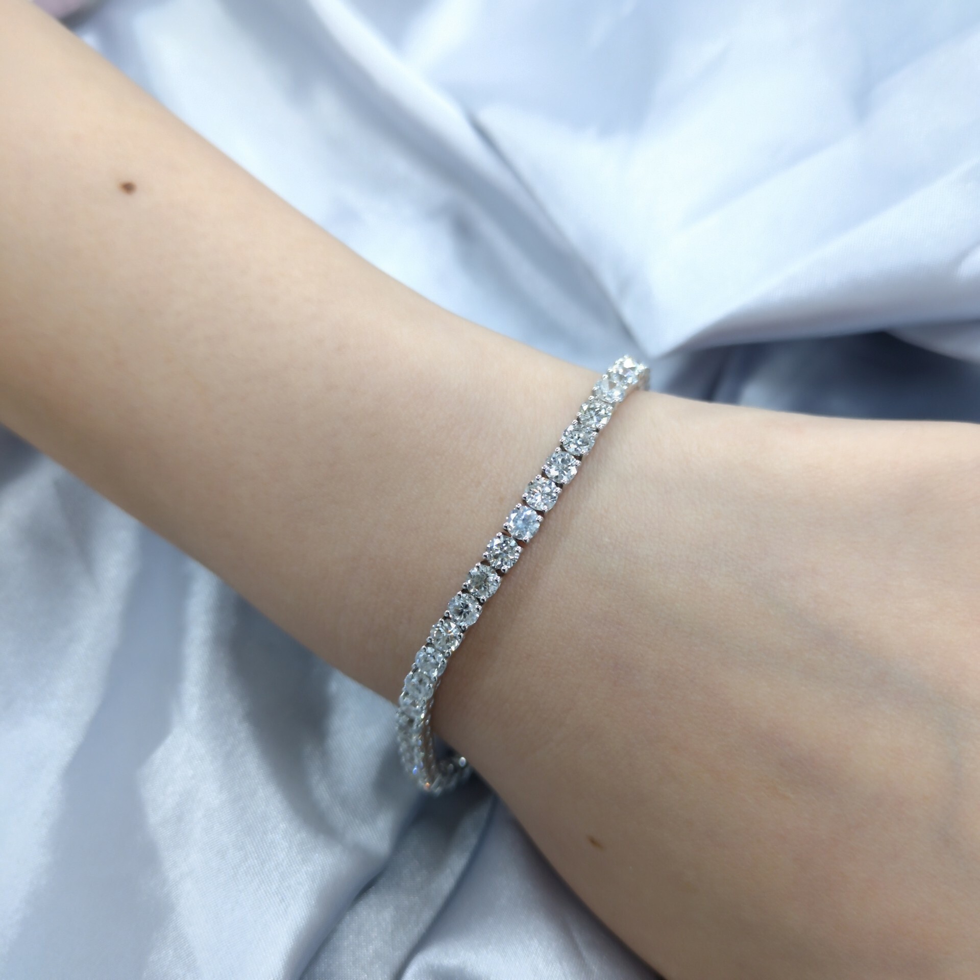 全新18K白金8卡13份4爪鑽石手鍊