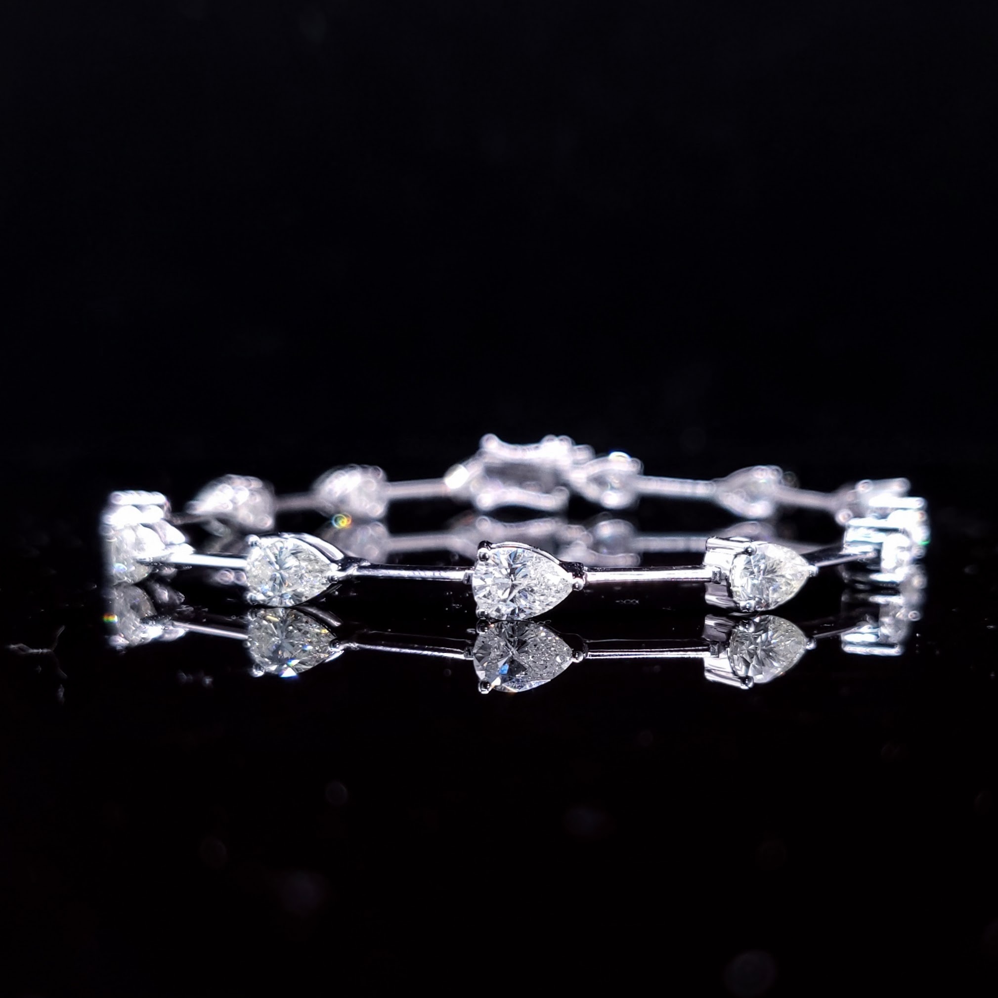 全新18K白金3卡57份梨形鑽石手鍊