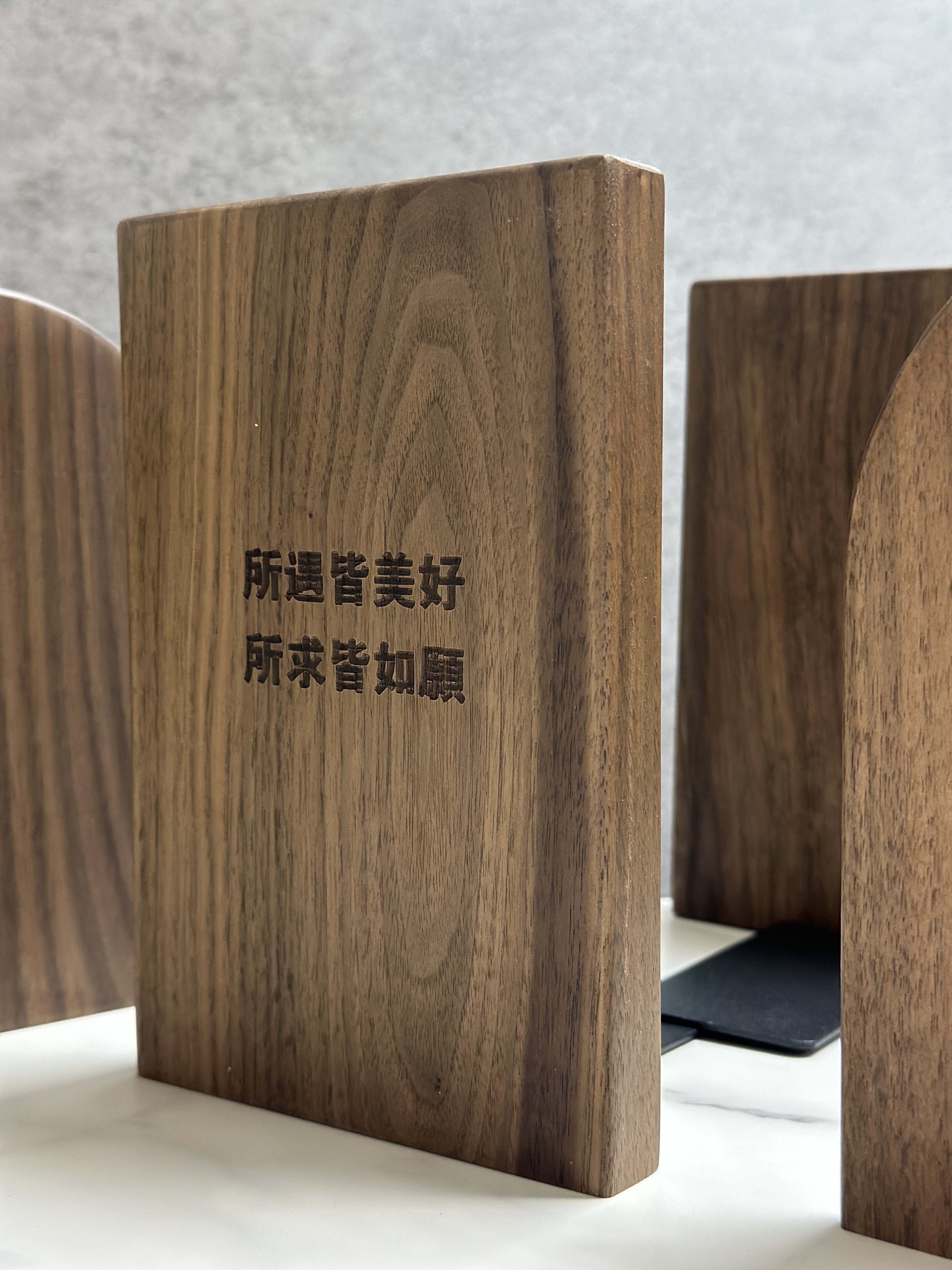 黑胡桃實木書立