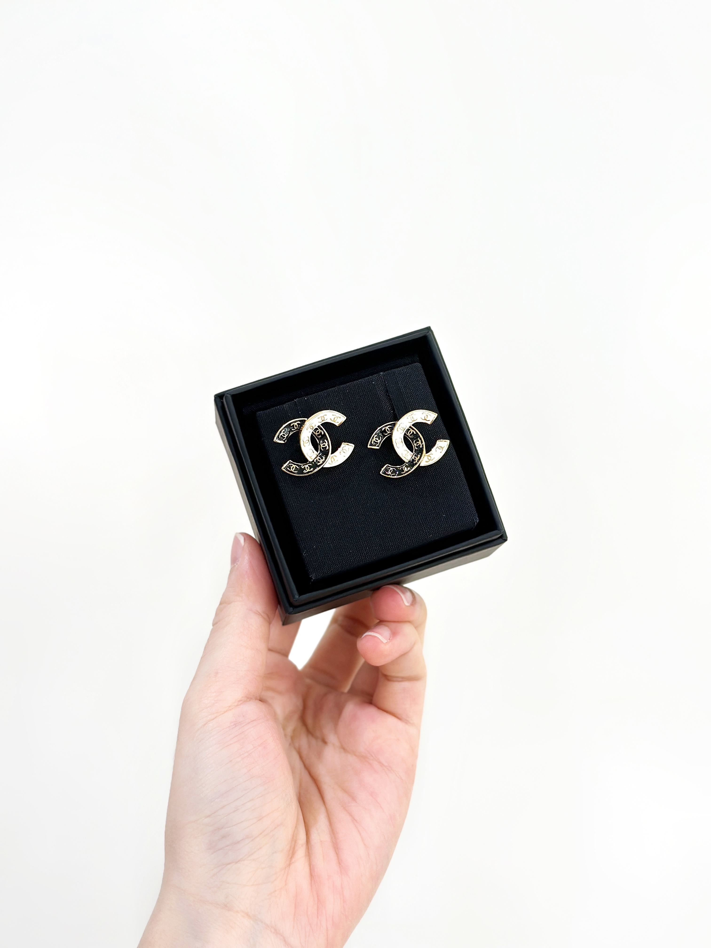 CHANEL CC Logo Stud Earrings ABC996