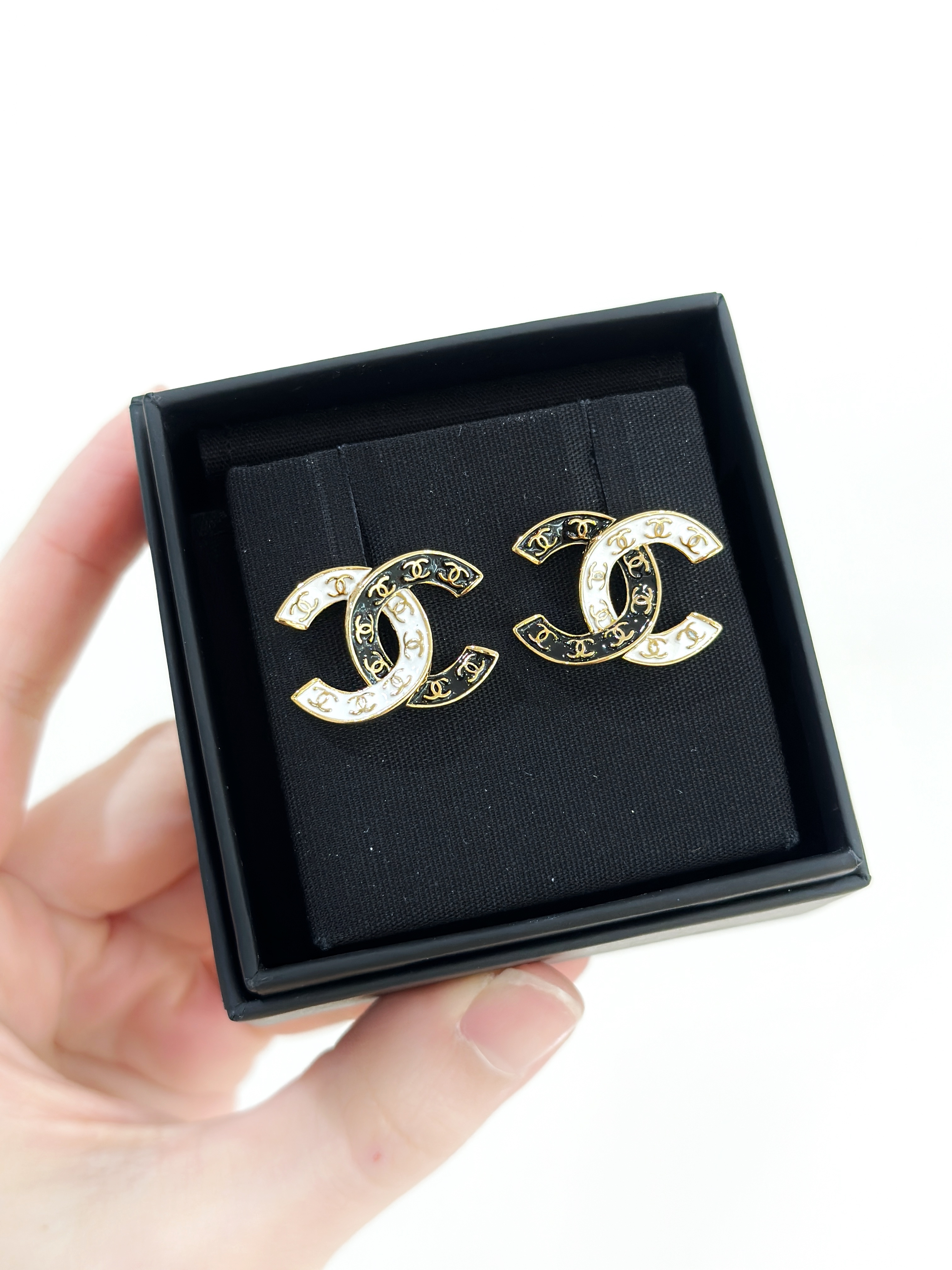 CHANEL CC Logo Stud Earrings ABC996