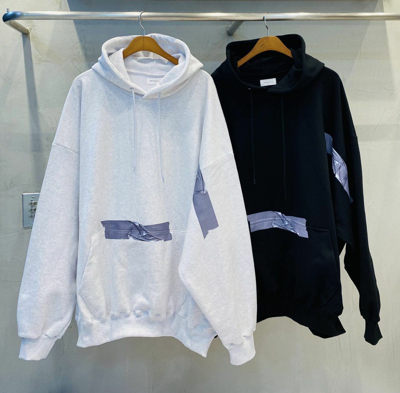 OverSize貼紙圖案連帽衛衣 UNSTANDARD-092T