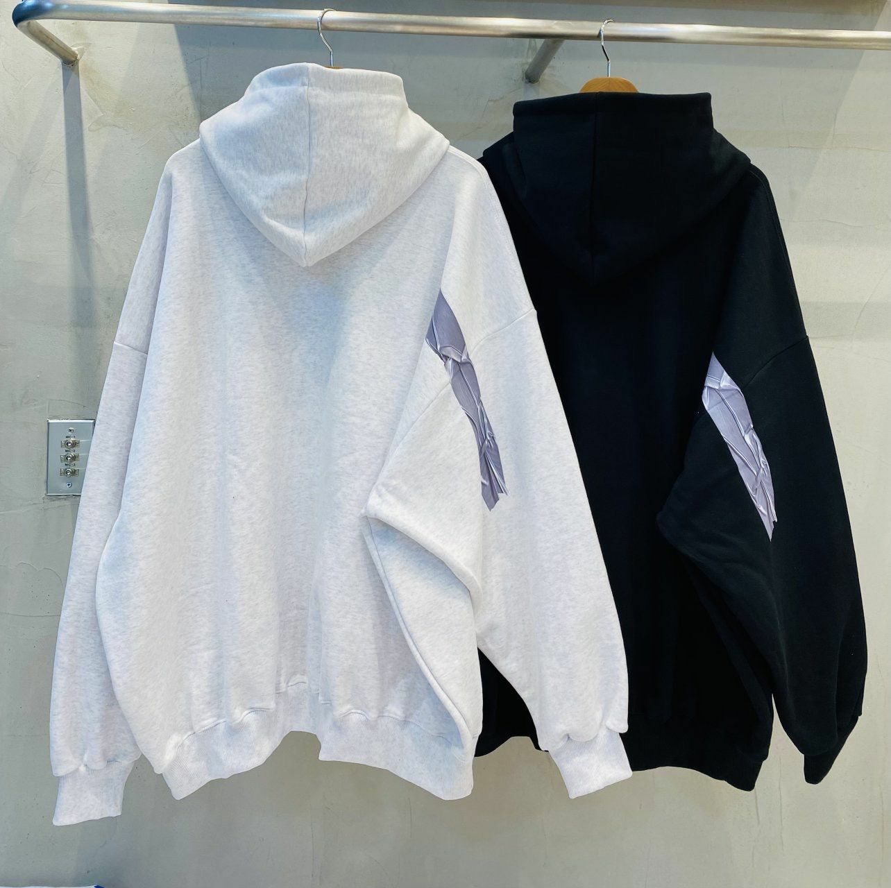 OverSize貼紙圖案連帽衛衣 UNSTANDARD-092T