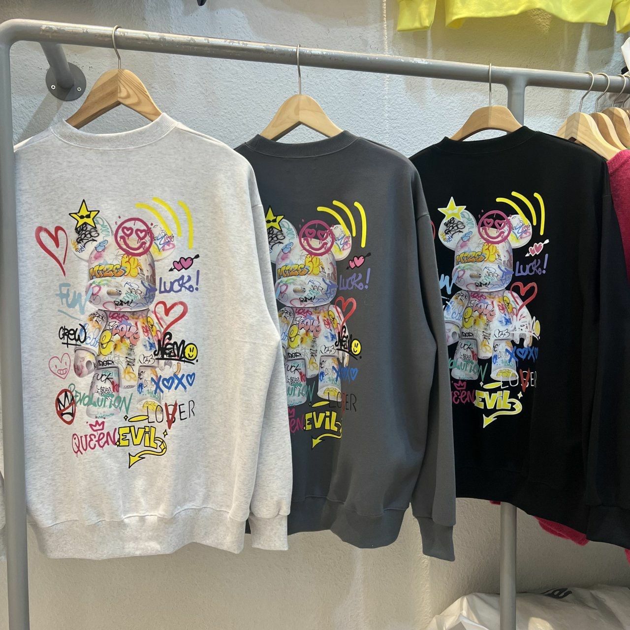 熊仔圖案英文字衛衣 BARON-099T