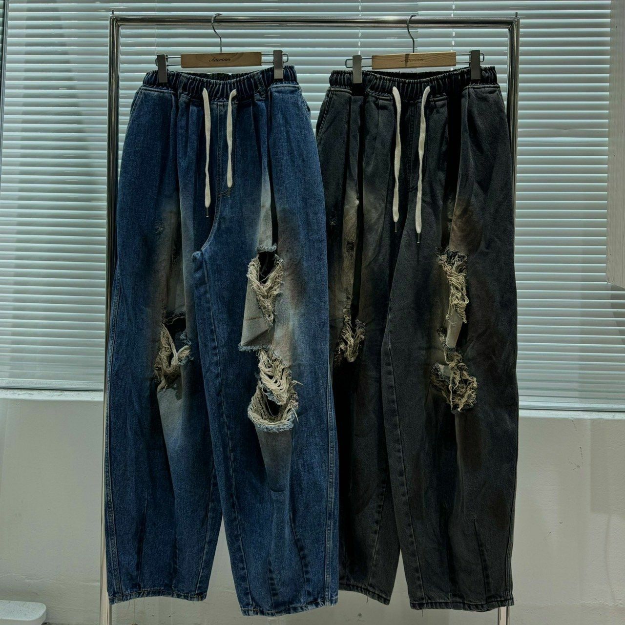 洗水破洞鬆身牛仔褲 BY ATTENTION-260P