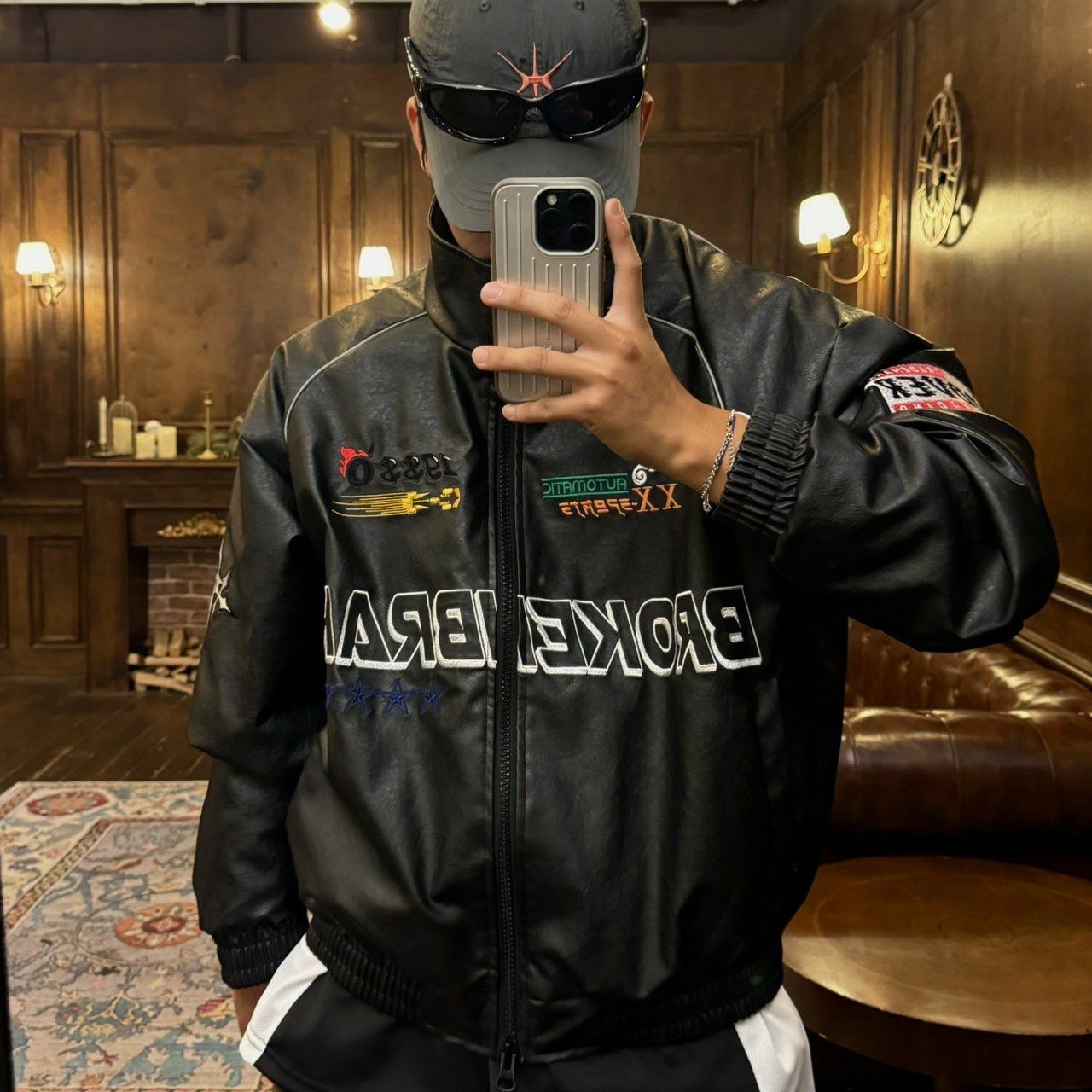 反領英文字拉鍊合成皮褸 BY ATTENTION-268JK