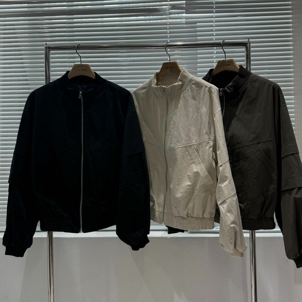 淨色企領拉鍊外套 BY ATTENTION-269JK