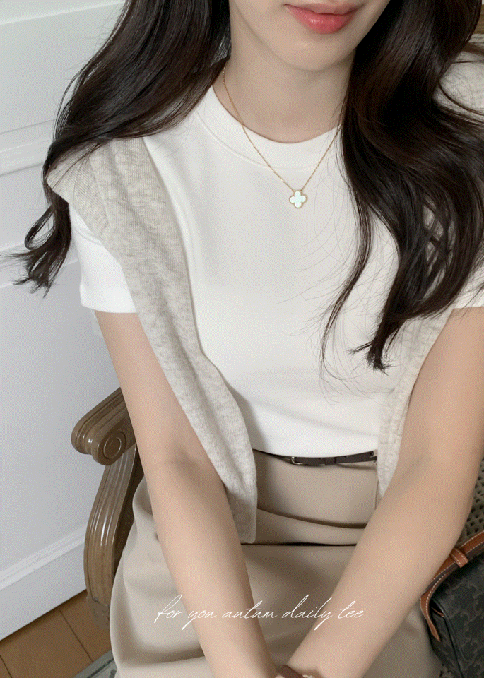 【🌸早春新品 】✨ 厚磅! 秋天日常百搭圓領微短版Tee (3 colors)