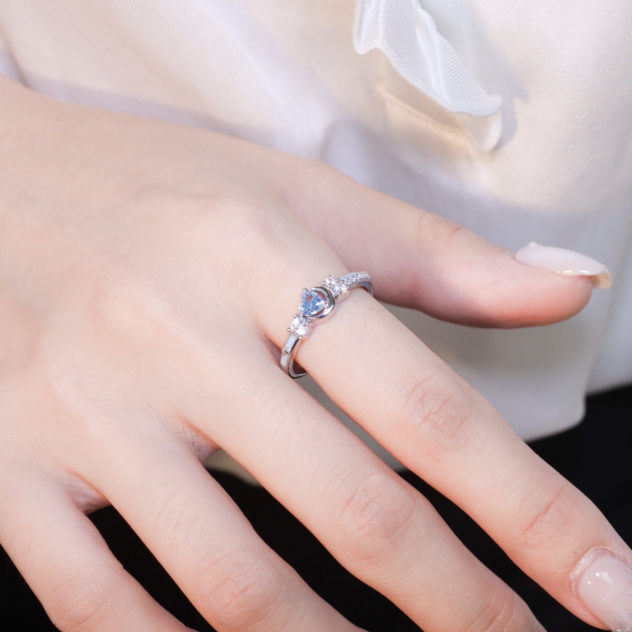 | 925純銀・厚鍍白金 | 月繞心上人戒指  | RI0741 |